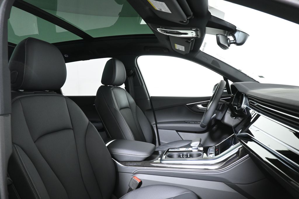 Thumbnail: 2026 Audi Q7 - 22