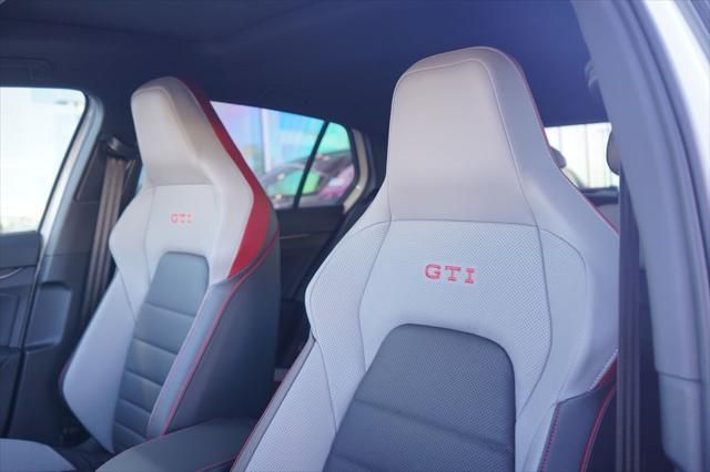 Thumbnail: 2026 Volkswagen Golf - 9