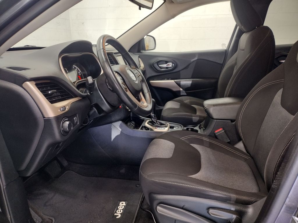 2017 Jeep Cherokee Sport