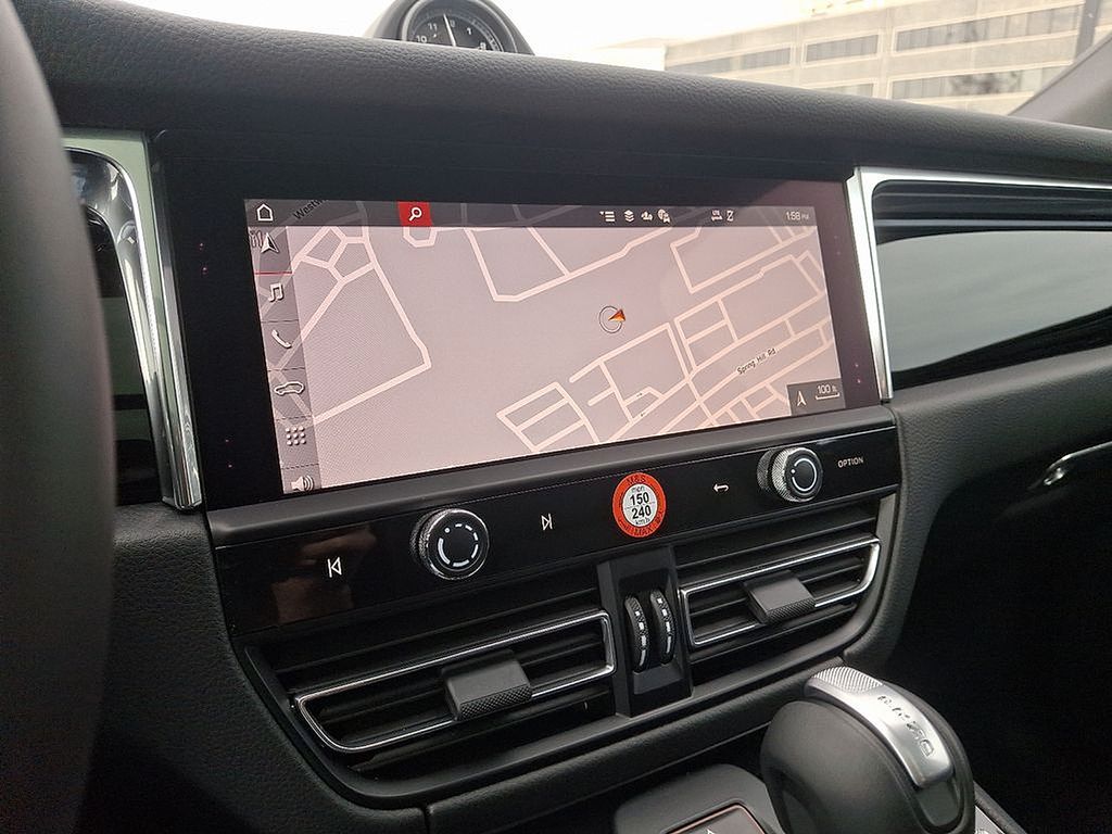 Thumbnail: 2025 Porsche Macan - 18