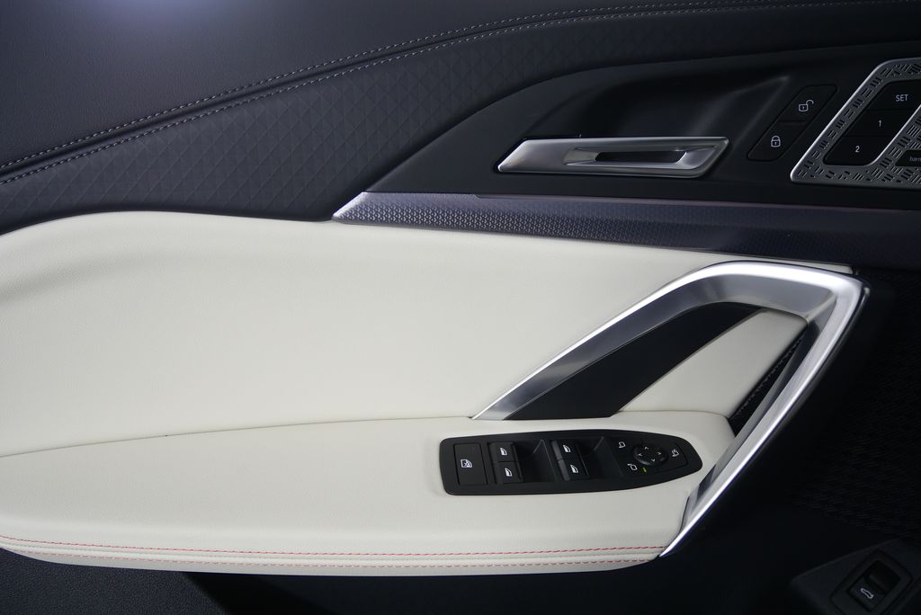 Thumbnail: 2025 BMW X2 - 9