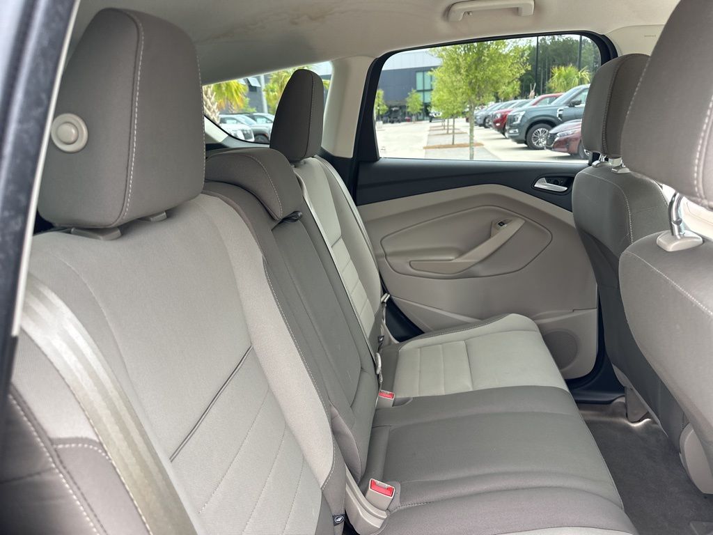 2014 Oxford White Ford Escape SE 4X4 SUV