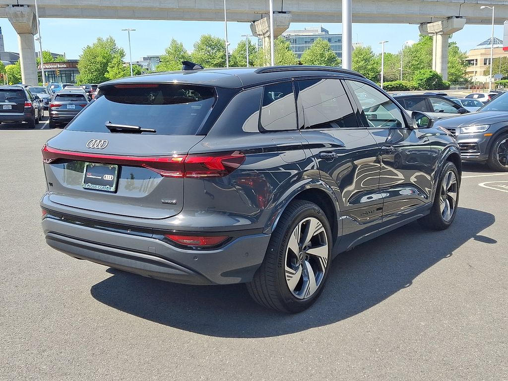 Thumbnail: 2025 Audi Q6 e-tron - 4