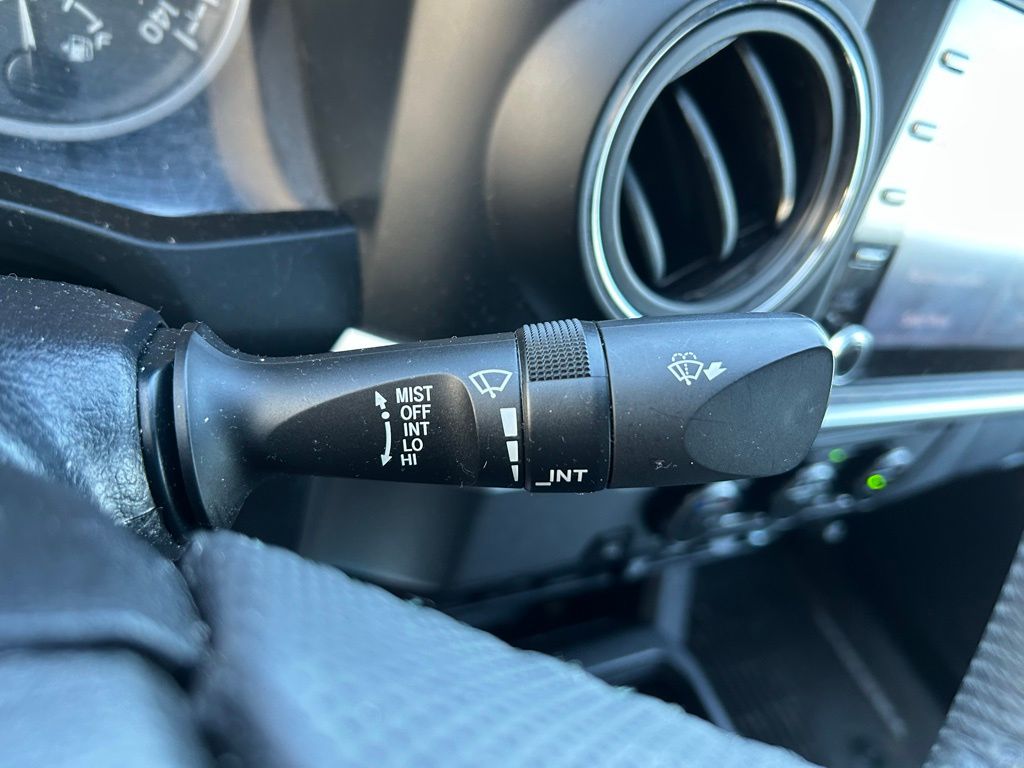 Thumbnail: 2021 Toyota Tacoma - 21