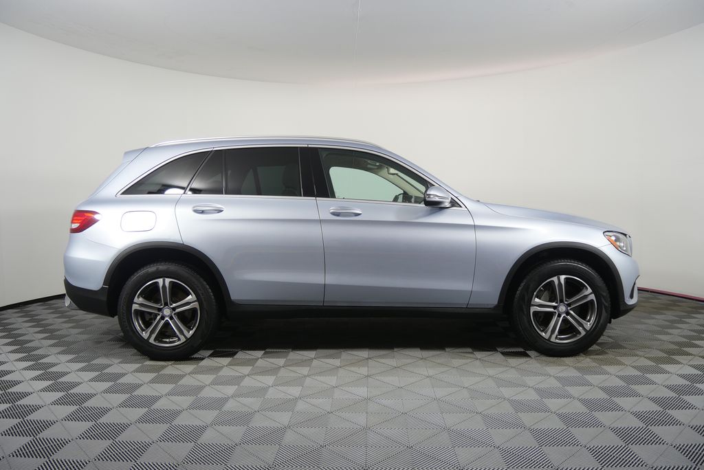 Thumbnail: 2017 Mercedes-Benz GLC - 2