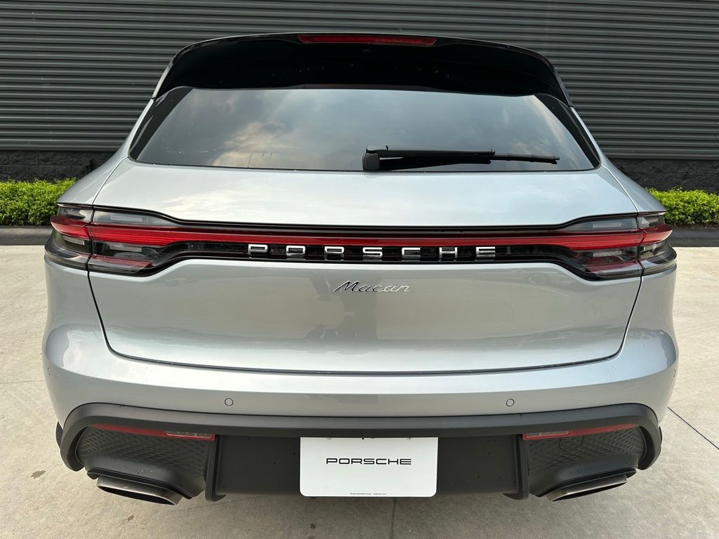 Thumbnail: 2026 Porsche Macan - 12