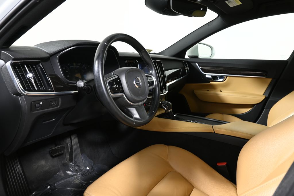 Thumbnail: 2017 Volvo S90 - 14