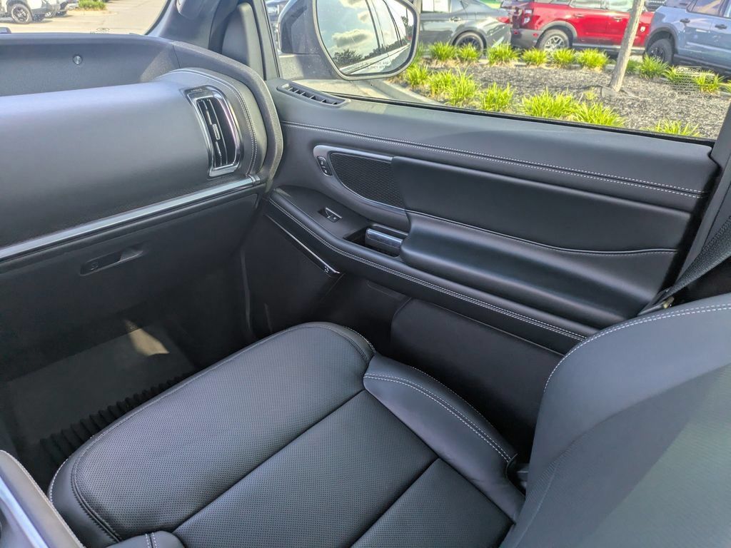 2025 Ford Expedition Platinum MAX