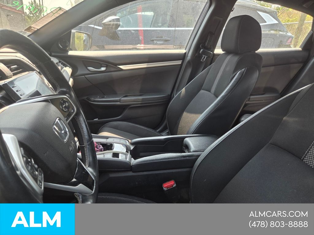 Used 2019  Honda Sport image 3