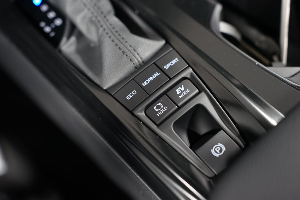 2025 Toyota Camry SE 23