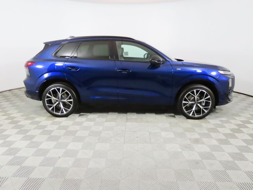 Thumbnail: 2026 Audi Q3 - 6