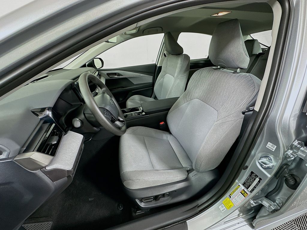 Thumbnail: 2025 Toyota Camry - 21