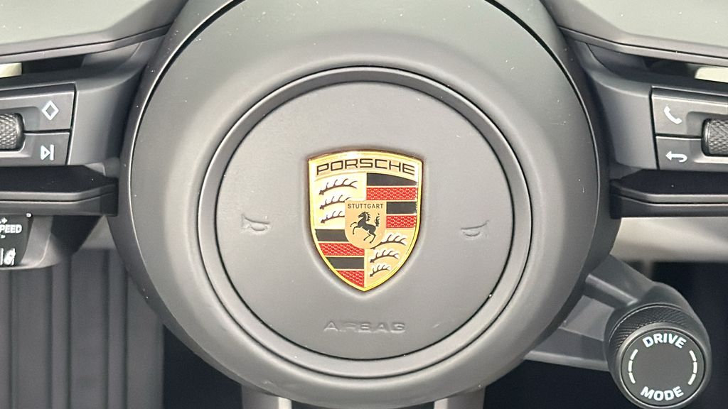 Thumbnail: 2025 Porsche Macan - 21