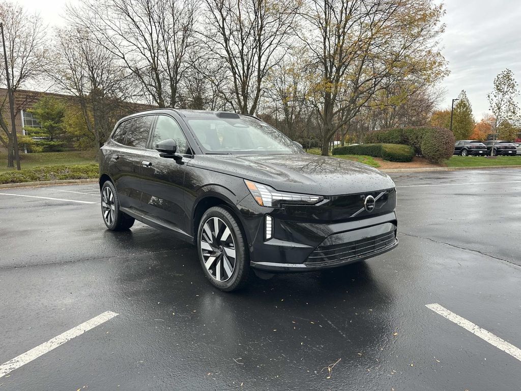 2025 Volvo EX90 Twin Performance Plus 7-Passenger eAWD