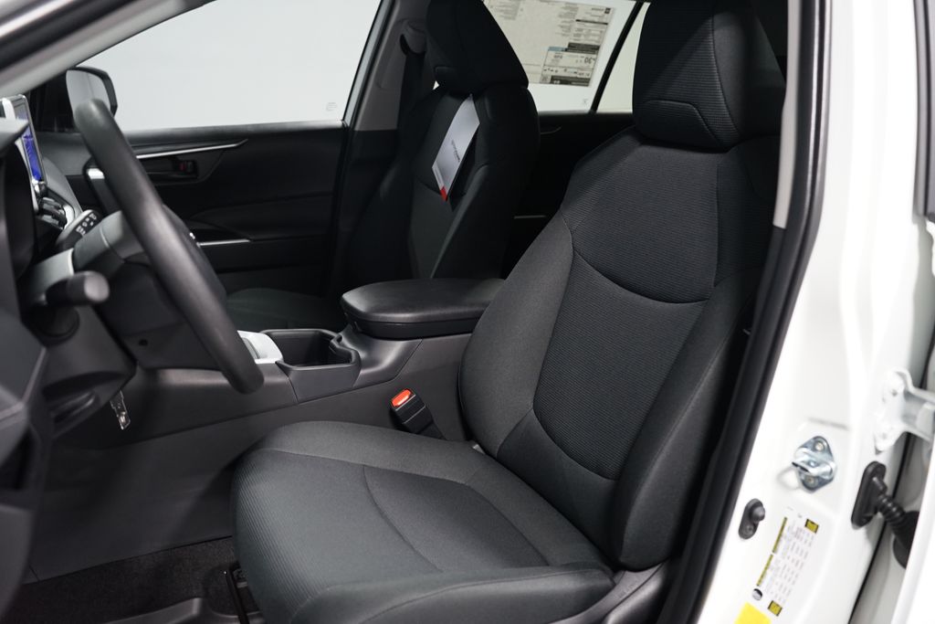 Thumbnail: 2025 Toyota RAV4 - 25