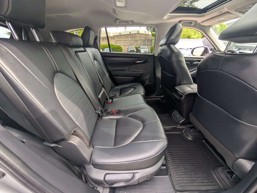 Used 2025 Silver Toyota XLE image 3
