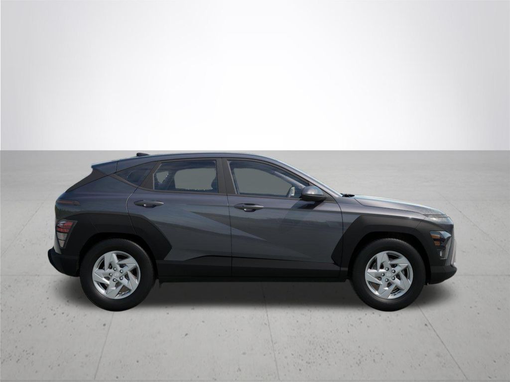 2026 Hyundai Kona SE photo 4