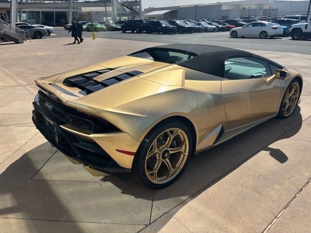 2022 Lamborghini Huracan EVO 5