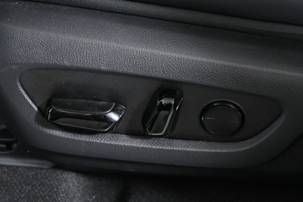 Thumbnail: 2024 Lexus RX - 27