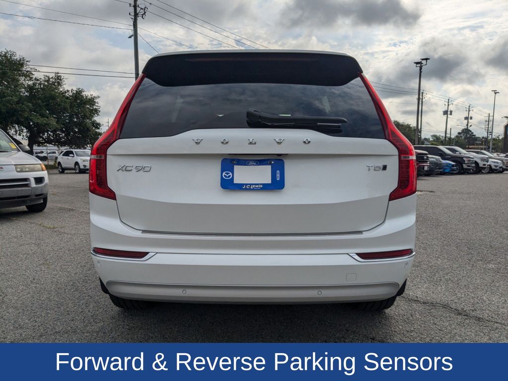 2022 Volvo XC90 T5 Momentum