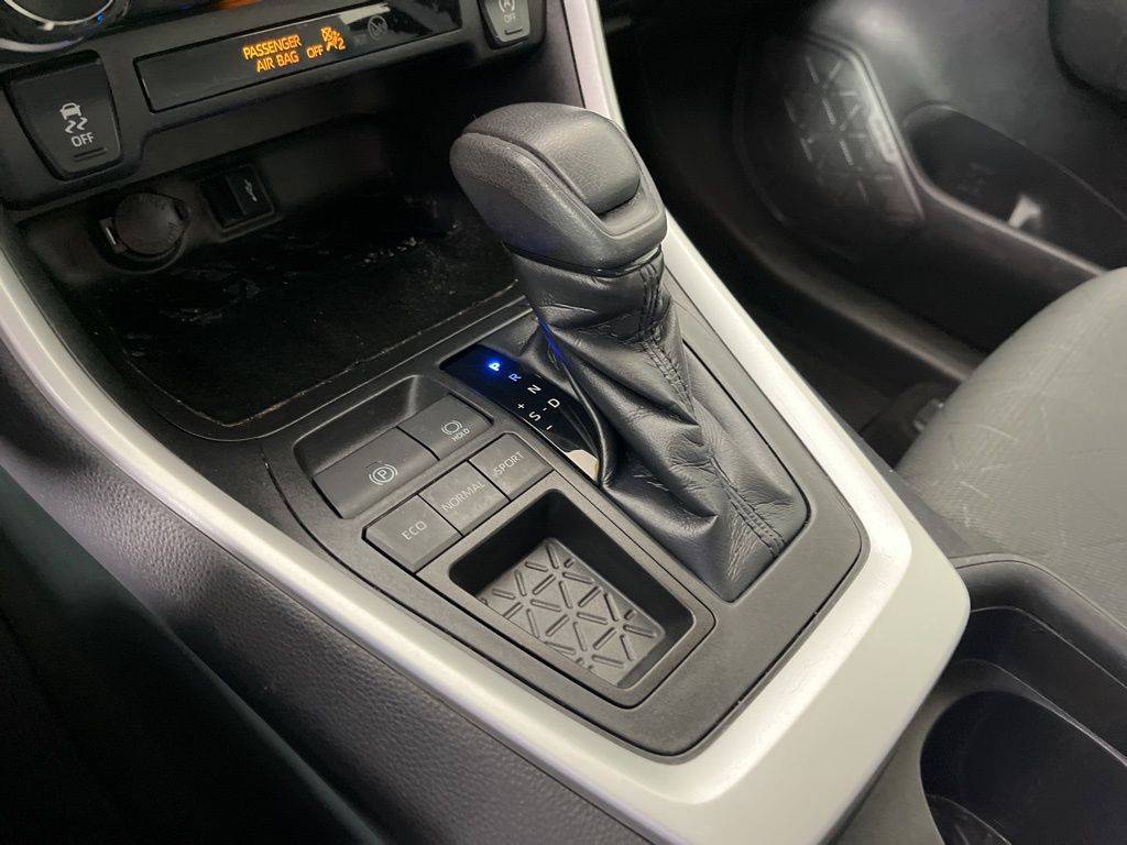 Thumbnail: 2020 Toyota RAV4 - 32