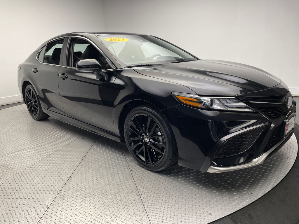 2023 Toyota Camry XSE 3