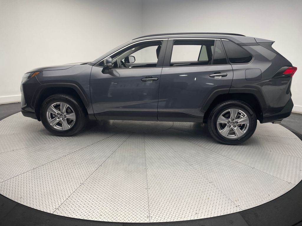 2023 Toyota RAV4 XLE 8