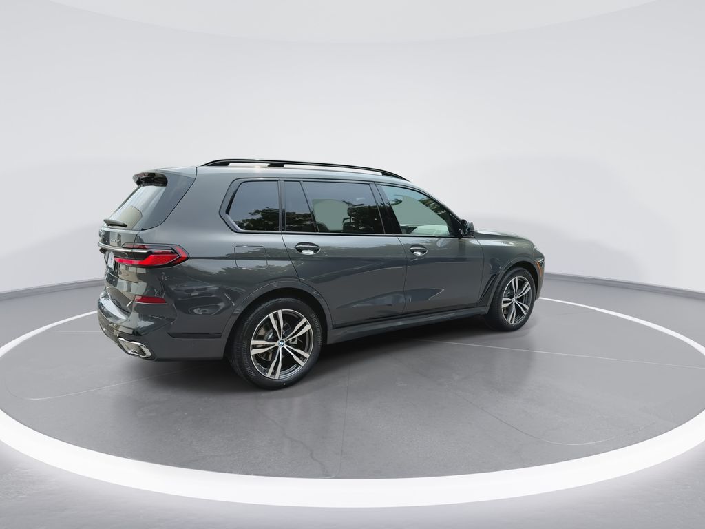 Thumbnail: 2027 BMW X7 - 8