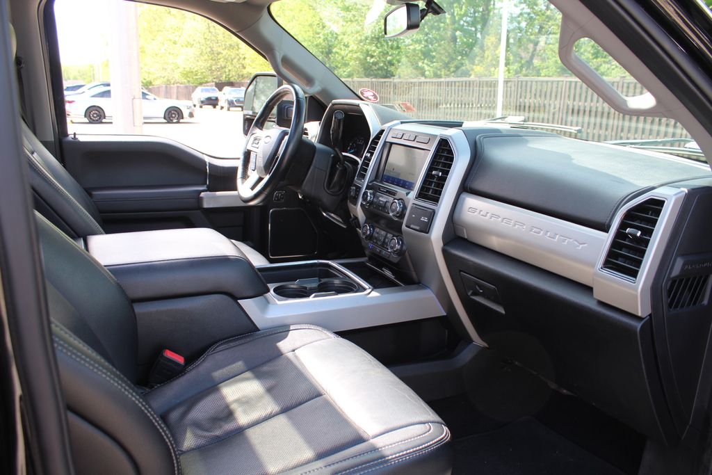 2020 Ford F-350 Lariat 24