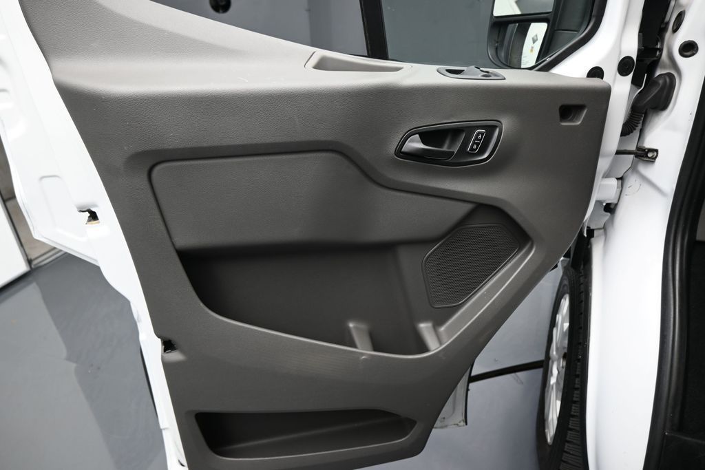 Used 2024 Oxford White Ford XLT image 13