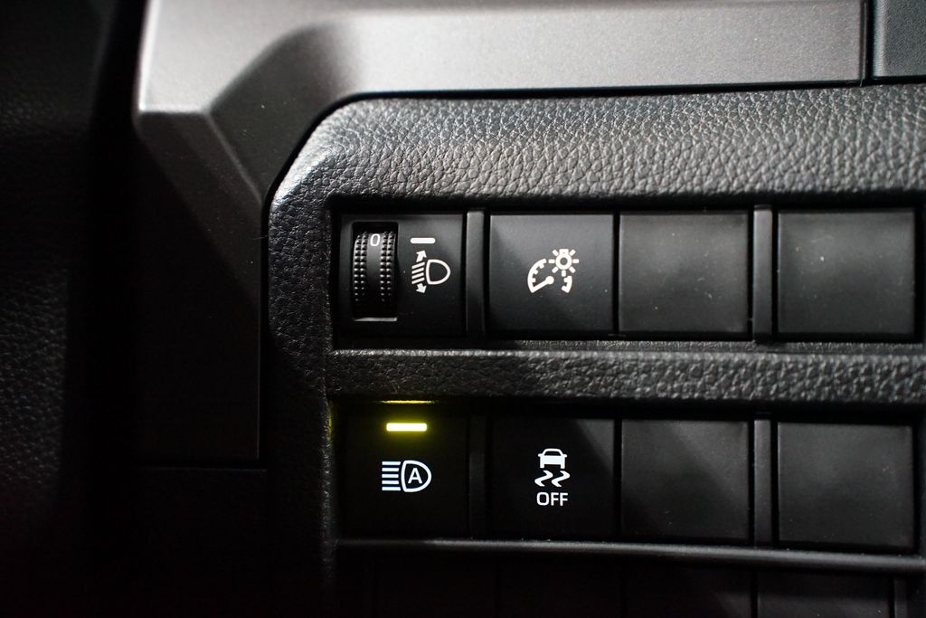 Thumbnail: 2025 Toyota Tacoma - 25