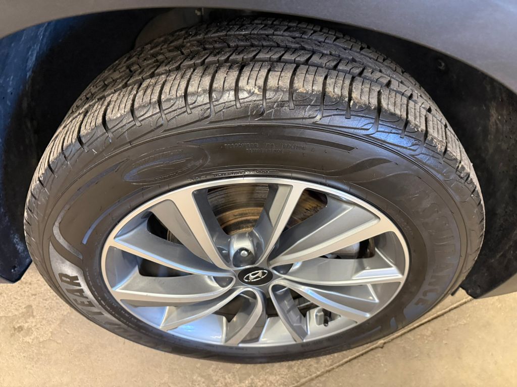 used 2020 Hyundai Santa Fe car, priced at $18,999