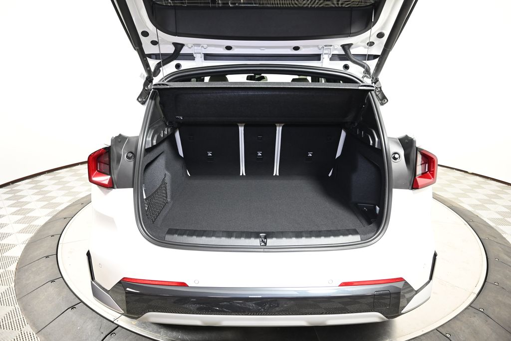 Thumbnail: 2026 BMW X1 - 10