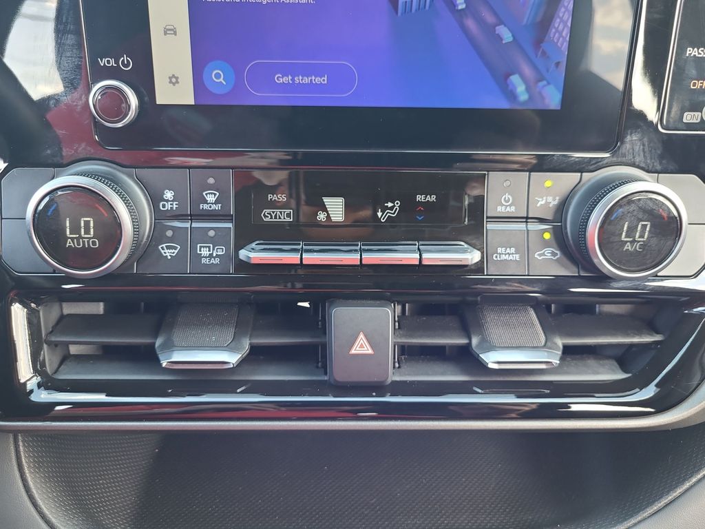 2023 Toyota Highlander LE 18