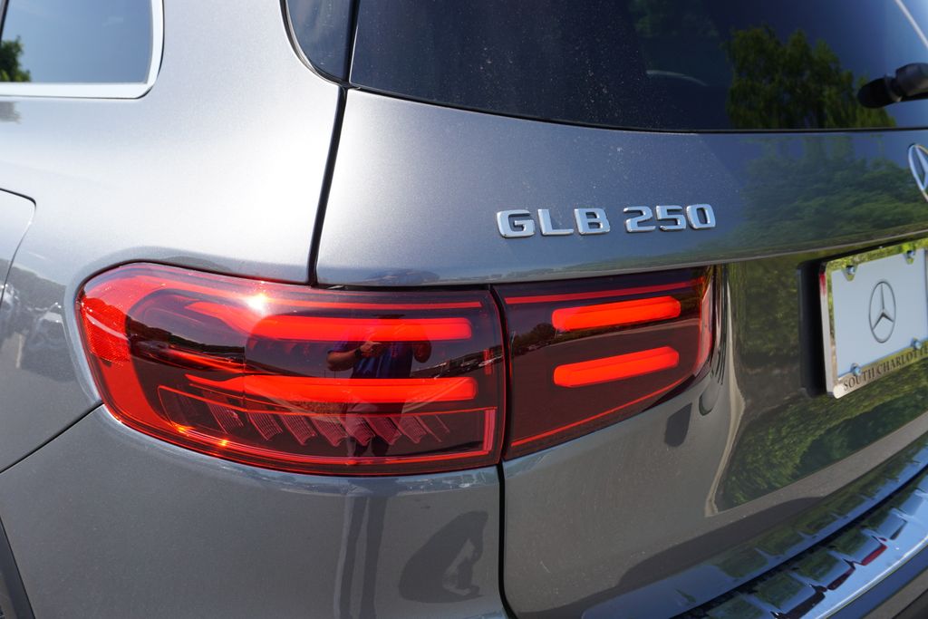 2025 Mercedes-Benz GLB 250 12