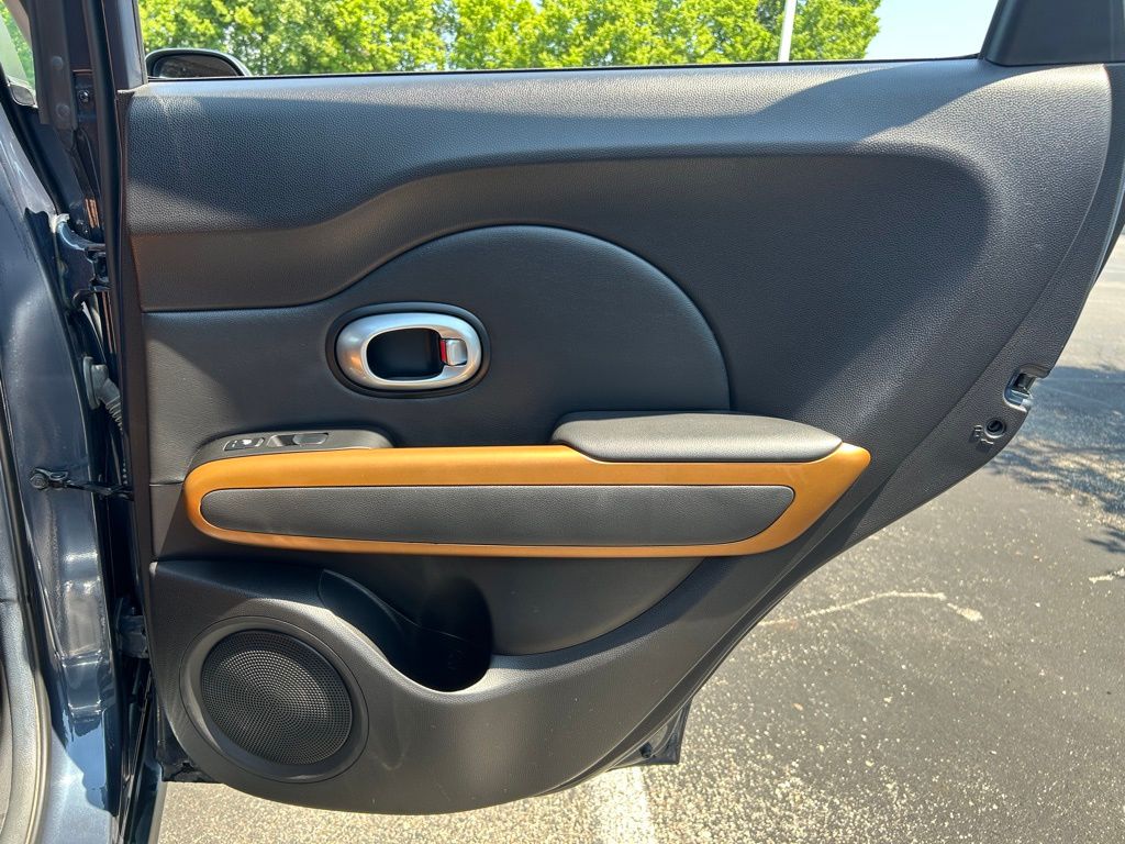 Thumbnail: 2016 Kia Soul - 24
