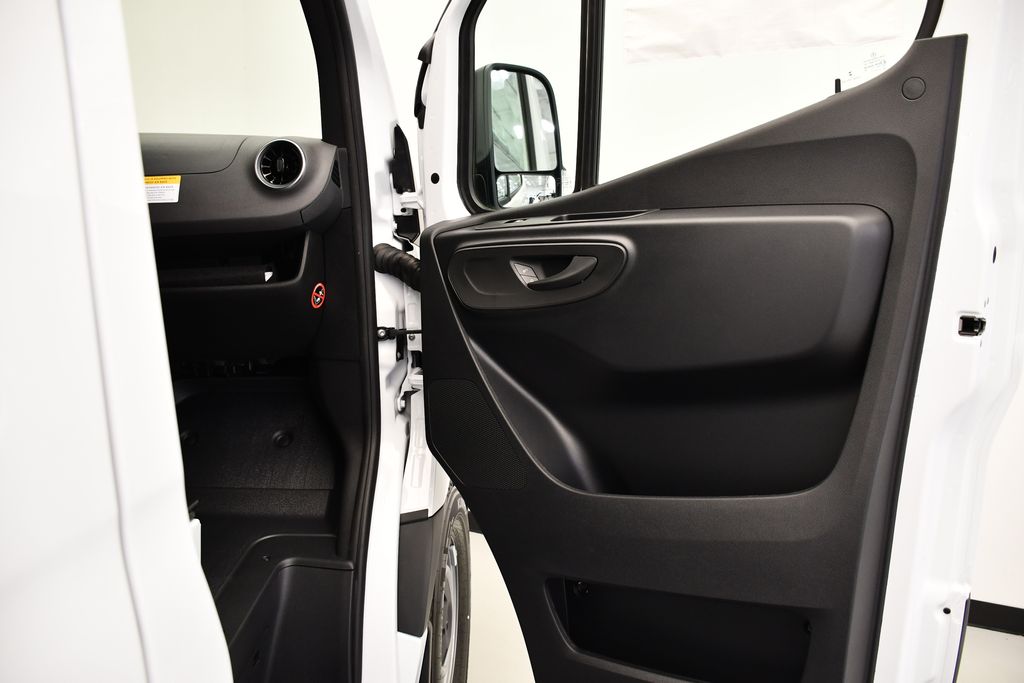 Thumbnail: 2025 Mercedes-Benz Sprinter - 28