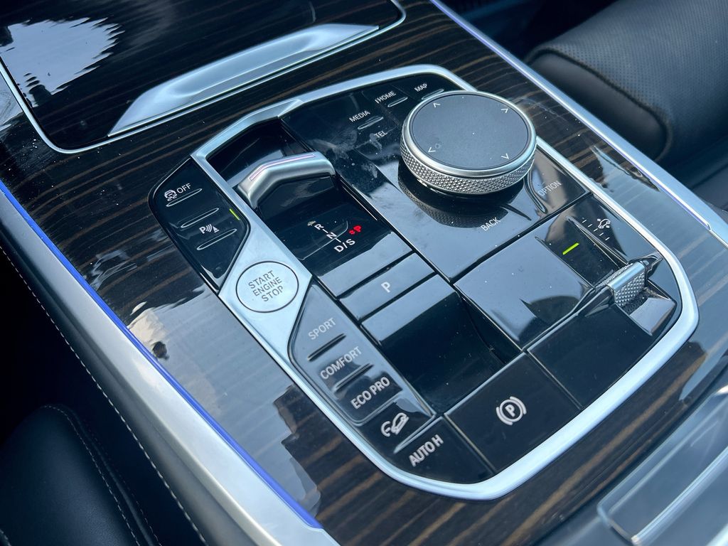 Thumbnail: 2026 BMW X7 - 20