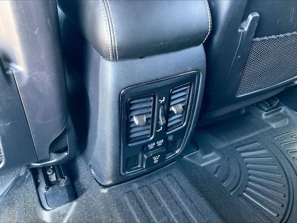 2021 Jeep Grand Cherokee — photo 26