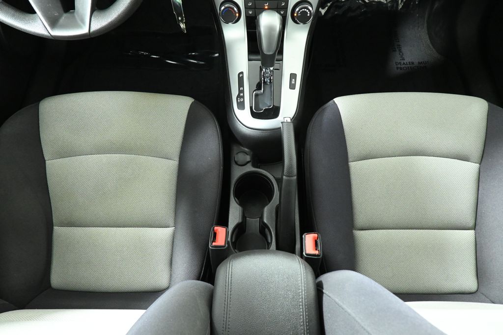 Thumbnail: 2014 Chevrolet Cruze - 21