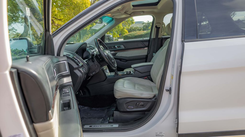 Used 2016 Ford Explorer Platinum 4D Sport Utility