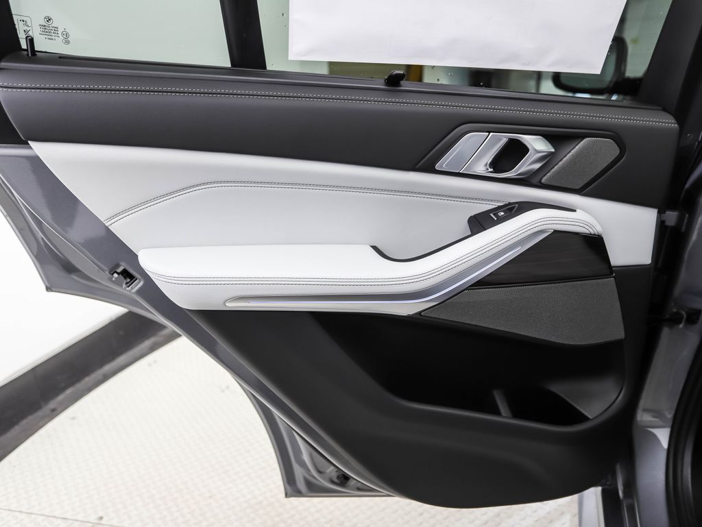 Thumbnail: 2026 BMW X5 - 22