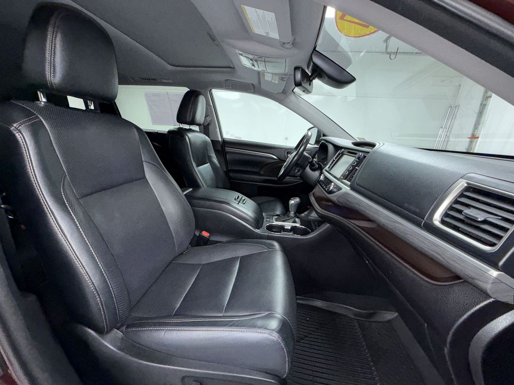Used 2017 Toyota Highlander SUV