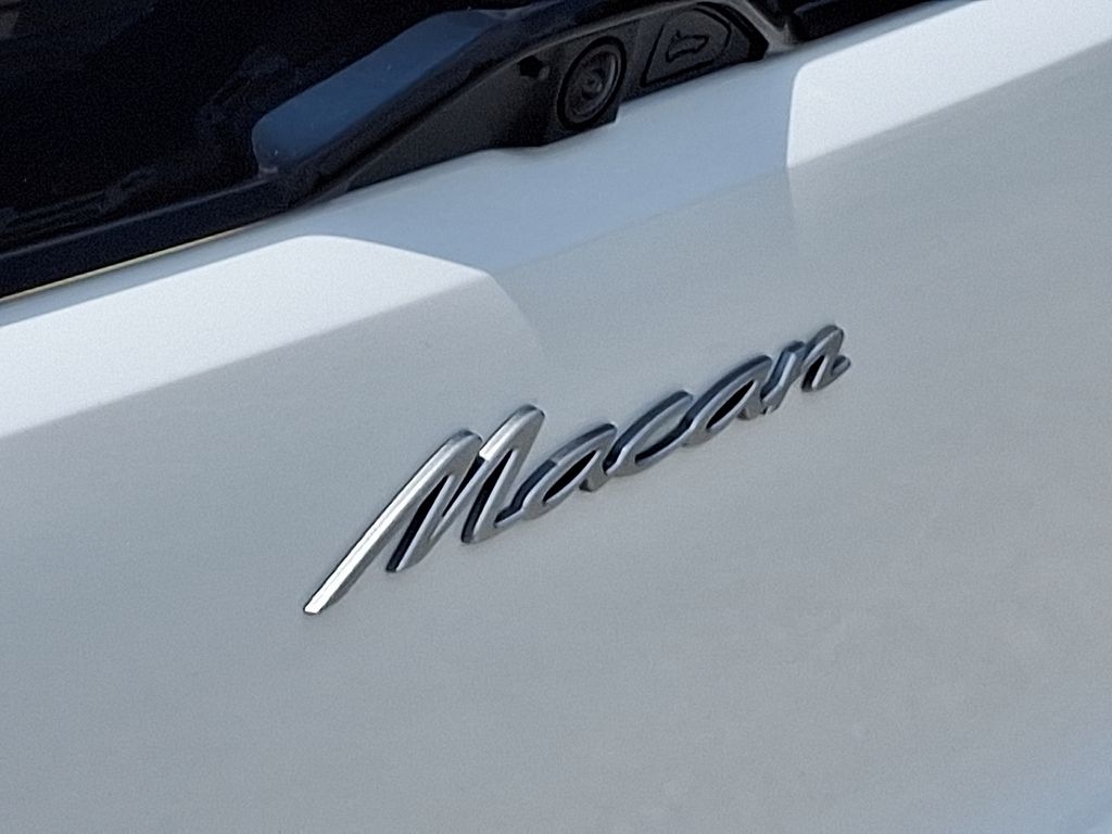 Thumbnail: 2025 Porsche Macan - 27