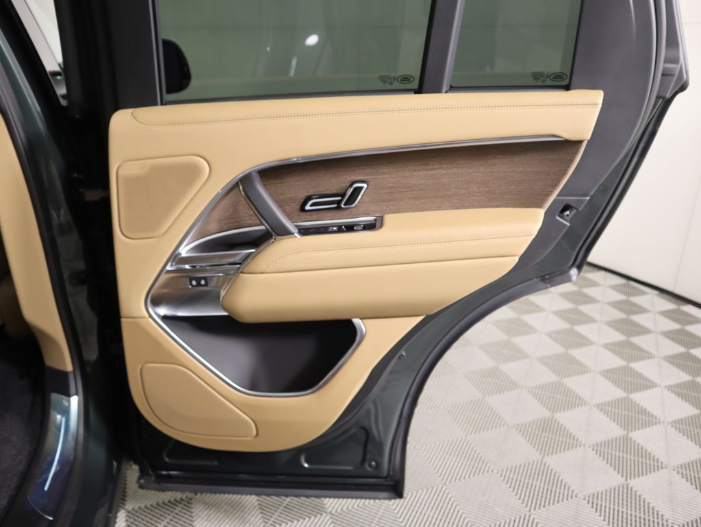Thumbnail: 2025 Land Rover Range Rover - 28