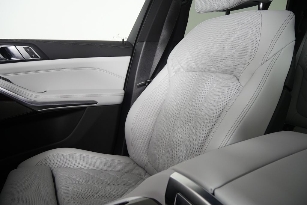 Thumbnail: 2026 BMW X5 - 26