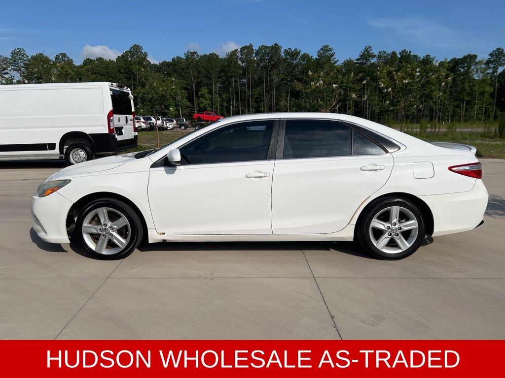 2015 White Toyota Camry LE FWD Sedan