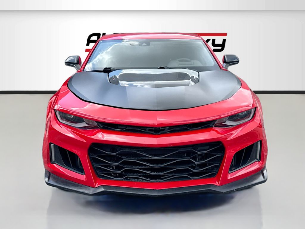 Used 2019 Red Chevrolet ZL1 image 2