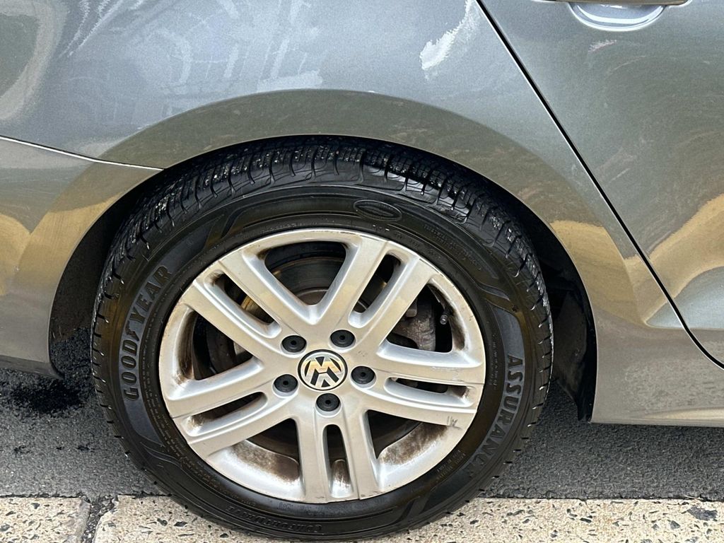 Thumbnail: 2018 Volkswagen Jetta - 16