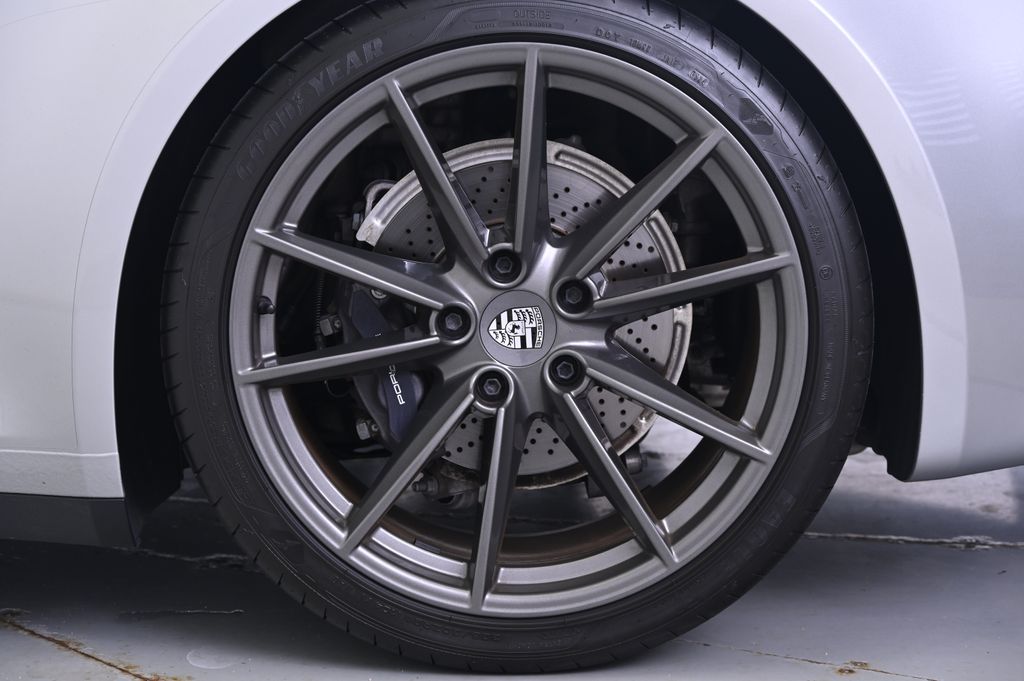 Thumbnail: 2024 Porsche 911 - 12